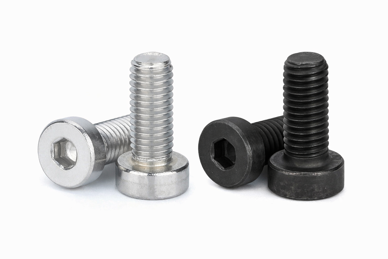 Винт с низкой головкой и внутренним шестигранником DIN 7984 кл.пр. 8.8